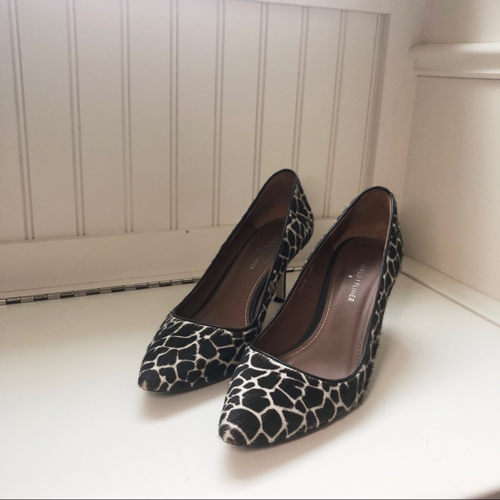 Donald J Pliner Treva pump